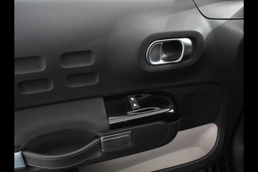 Citroën C3 1.2 PureTech Max Automaat  Airco Navigatie d.m.v.Apple carplay / Android Auto Parksensoren Lichtmetalen Velgen