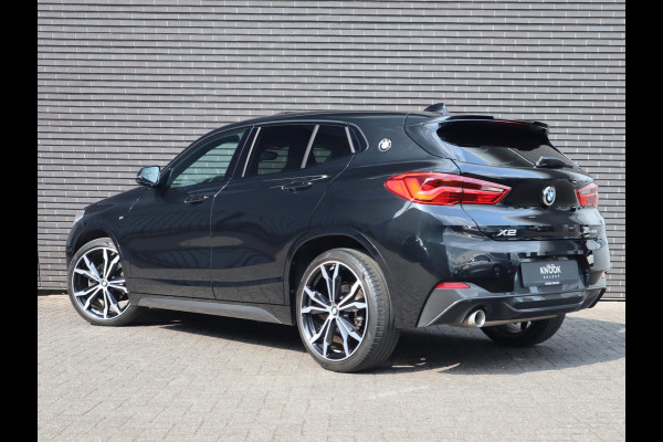 BMW X2 sDrive18i High Executive M Sport Pakket Automaat / Navigatiesysteem Plus / Panoramadak / 19 Inch / Hifi / LED / Head-Up Display / Achteruitrijcamera / Shadow Line / M Sportstoelen
