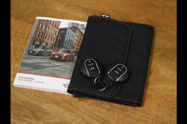 MINI Mini 1.5 Cooper Chili [CAMERA, APPLE CARPLAY, LM VELGEN, LED, HARMAN/KARDON, PDC V+A, CRUISE CONTROL, AUTOMATISCHE AIRCO, NIEUWSTAAT]