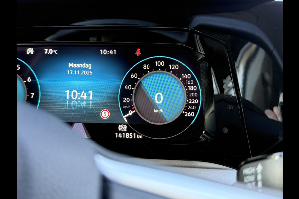 Volkswagen Golf 1.5 TSI Life Business | Memory stoelen | Camera | Full LED | Apple Carplay