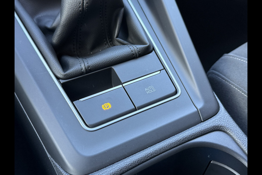 Volkswagen Golf 1.5 TSI Life Business | Memory stoelen | Camera | Full LED | Apple Carplay