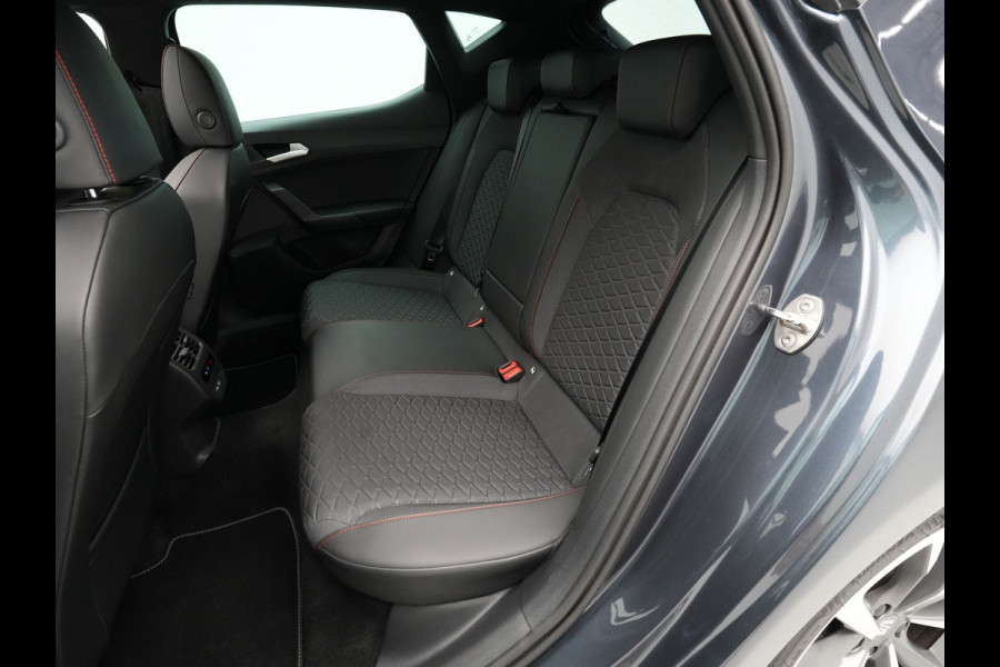 Seat Leon 1.4 TSI eHybrid PHEV 204pk FR Business Intense Panorama Navigatie Stoel/stuurverwarming Keyless Acc 341