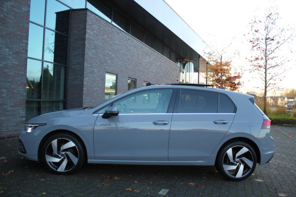 Volkswagen Golf 1.5 eTSI Style