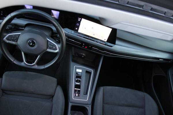 Volkswagen Golf 1.5 eTSI Style