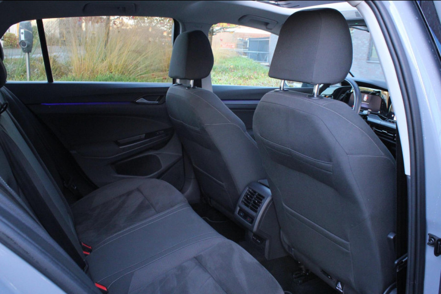 Volkswagen Golf 1.5 eTSI Style