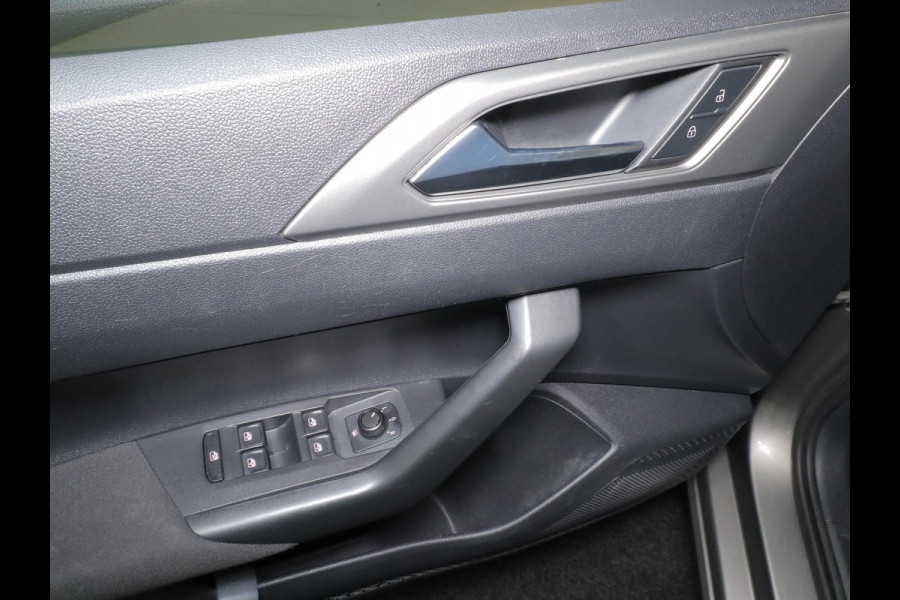 Volkswagen Polo 1.0 TSI Comfortline 95 pk | Navigatie | Parkeersensoren | Adaptieve cruise control | Apple Carplay/Android Auto |