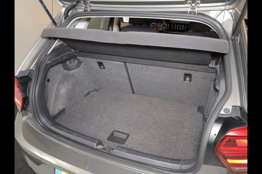 Volkswagen Polo 1.0 TSI Comfortline 95 pk | Navigatie | Parkeersensoren | Adaptieve cruise control | Apple Carplay/Android Auto |