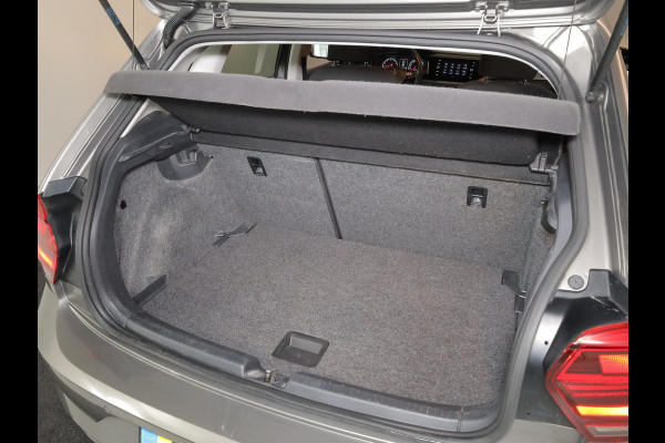 Volkswagen Polo 1.0 TSI Comfortline 95 pk | Navigatie | Parkeersensoren | Adaptieve cruise control | Apple Carplay/Android Auto |