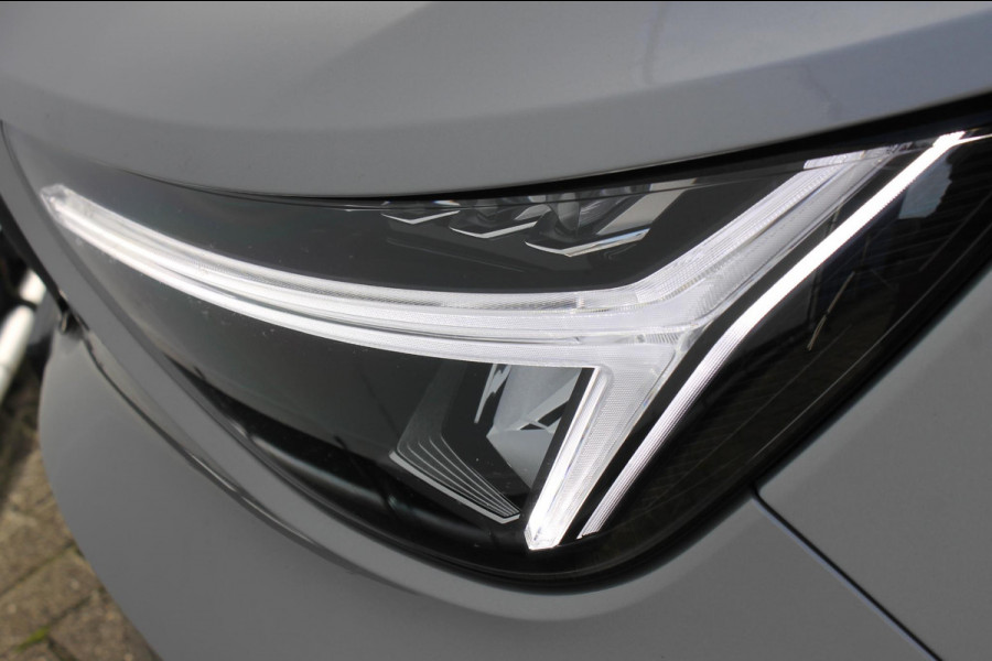 Volvo XC40 2.0 B4 Plus Dark Google Infotainment / Semi elektrisch wegklapbare trekhaak / Verwarmbare voorruit / Harman Kardon Audio installatie / Elektrisch bedienbare voorstoelen