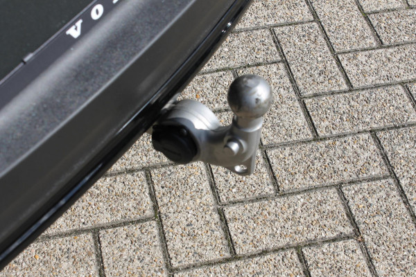 Volvo XC40 2.0 B4 Plus Dark Google Infotainment / Semi elektrisch wegklapbare trekhaak / Verwarmbare voorruit / Harman Kardon Audio installatie / Elektrisch bedienbare voorstoelen