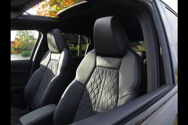 Audi Q4 e-tron 40 Launch edition S Competition 77 kWh | 2X S-Line | Panoramadak | Camera | Sonos | Sfeerverlichting |
