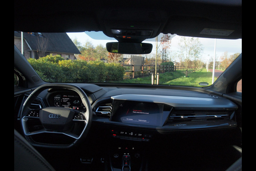 Audi Q4 e-tron 40 Launch edition S Competition 77 kWh | 2X S-Line | Panoramadak | Camera | Sonos | Sfeerverlichting |