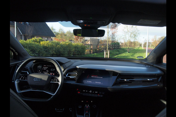Audi Q4 e-tron 40 Launch edition S Competition 77 kWh | 2X S-Line | Panoramadak | Camera | Sonos | Sfeerverlichting |