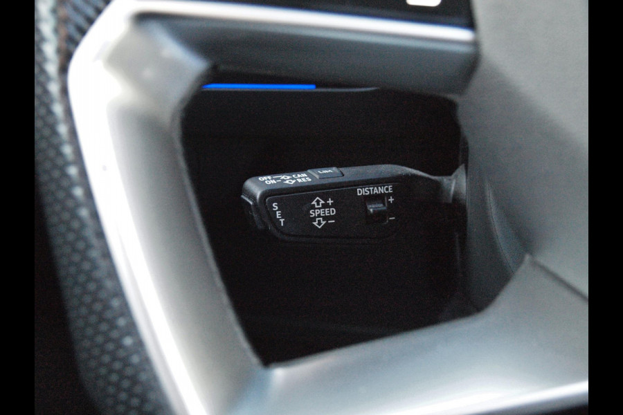 Audi Q4 e-tron 40 Launch edition S Competition 77 kWh | 2X S-Line | Panoramadak | Camera | Sonos | Sfeerverlichting |