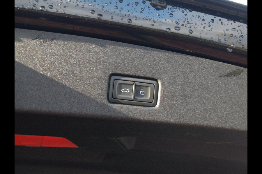 Audi Q4 e-tron 40 Launch edition S Competition 77 kWh | 2X S-Line | Panoramadak | Camera | Sonos | Sfeerverlichting |