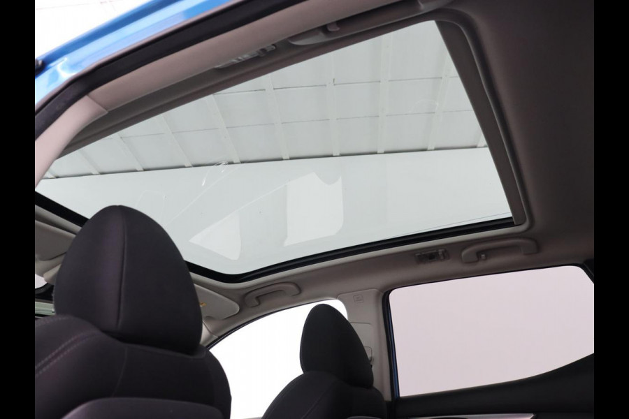 Nissan QASHQAI 1.2 N-Connecta | Panoramadak | Trekhaak | 360 Camera | Navigatie | Keyless | Climate control | Cruise control