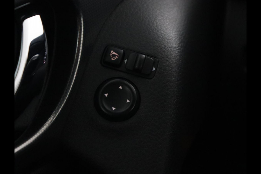 Nissan QASHQAI 1.2 N-Connecta | Panoramadak | Trekhaak | 360 Camera | Navigatie | Keyless | Climate control | Cruise control