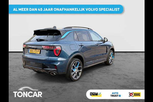 Lynk & Co 01 1.5 Plug in Hybrid 261pk | SkyRoof | 360° Camera | Climate Pack | Pilot Assist | Park Assist | Carplay Android auto