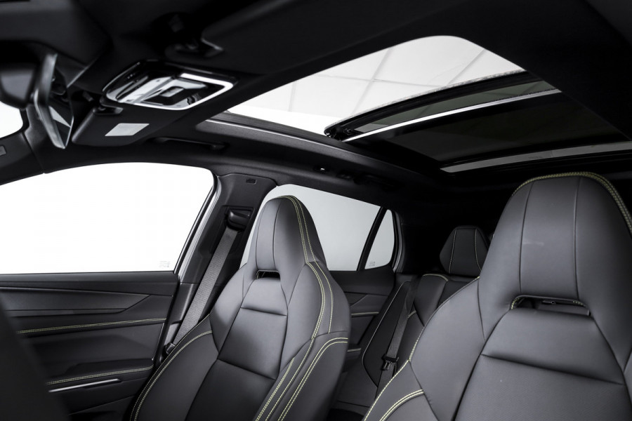 Lynk & Co 01 1.5 PHEV More - MY25 Nieuw model | S/K-panodak | Dig. Cockpit | Stoel-+Stuurverw. | 360 Camera | Adapt. Cruise | Memory | Elek. klep | LM 20" |