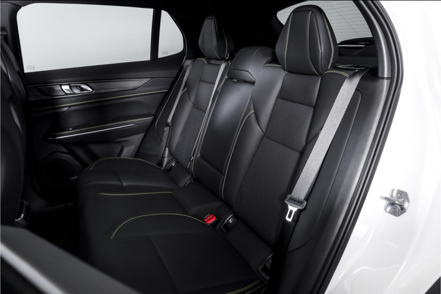 Lynk & Co 01 1.5 PHEV More - MY25 Nieuw model | S/K-panodak | Dig. Cockpit | Stoel-+Stuurverw. | 360 Camera | Adapt. Cruise | Memory | Elek. klep | LM 20" |