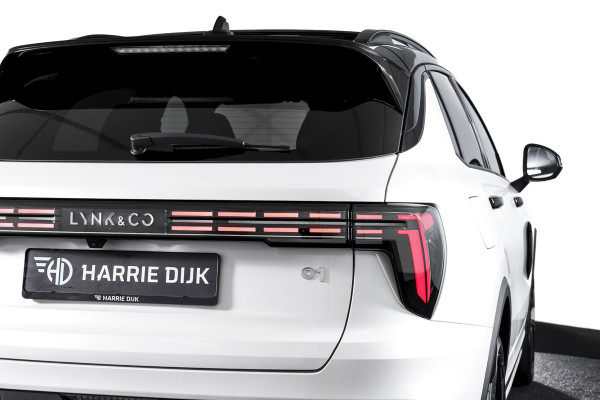 Lynk & Co 01 1.5 PHEV More - MY25 Nieuw model | S/K-panodak | Dig. Cockpit | Stoel-+Stuurverw. | 360 Camera | Adapt. Cruise | Memory | Elek. klep | LM 20" |