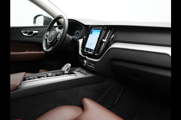 Volvo XC60 T8 Twin Engine AWD Inscription Plug In Hybrid 391pk Dealer O.H. PHEV | Trekhaak Af Fabriek | Panodak | Adaptive Cruise | Camera | Harman & Kardon | Lederen Sportstoelen Memory & Verwarmd | 19"L.M | Apple Carplay | Blis | Navigatie | DAB |
