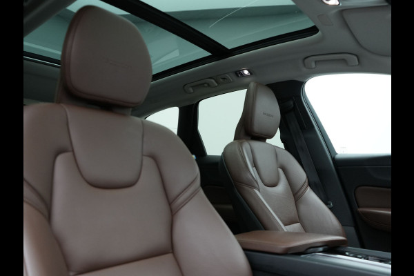 Volvo XC60 T8 Twin Engine AWD Inscription Plug In Hybrid 391pk Dealer O.H. PHEV | Trekhaak Af Fabriek | Panodak | Adaptive Cruise | Camera | Harman & Kardon | Lederen Sportstoelen Memory & Verwarmd | 19"L.M | Apple Carplay | Blis | Navigatie | DAB |