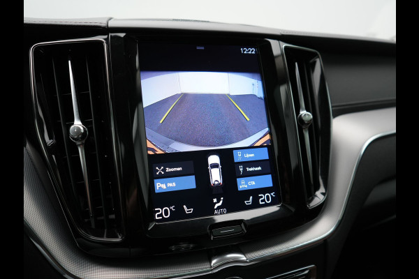 Volvo XC60 T8 Twin Engine AWD Inscription Plug In Hybrid 391pk Dealer O.H. PHEV | Trekhaak Af Fabriek | Panodak | Adaptive Cruise | Camera | Harman & Kardon | Lederen Sportstoelen Memory & Verwarmd | 19"L.M | Apple Carplay | Blis | Navigatie | DAB |