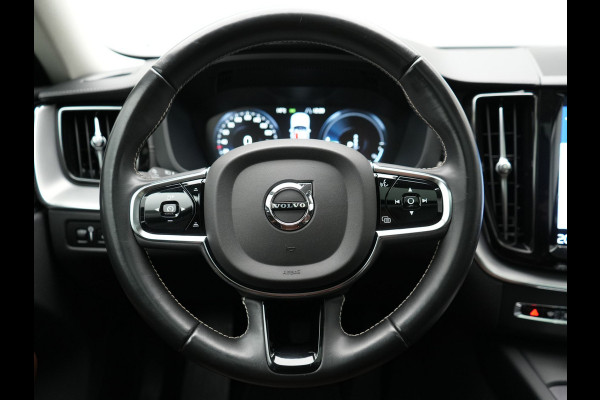 Volvo XC60 T8 Twin Engine AWD Inscription Plug In Hybrid 391pk Dealer O.H. PHEV | Trekhaak Af Fabriek | Panodak | Adaptive Cruise | Camera | Harman & Kardon | Lederen Sportstoelen Memory & Verwarmd | 19"L.M | Apple Carplay | Blis | Navigatie | DAB |