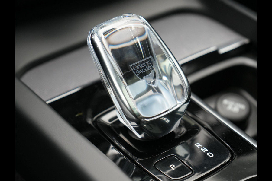 Volvo XC60 T8 Twin Engine AWD Inscription Plug In Hybrid 391pk Dealer O.H. PHEV | Trekhaak Af Fabriek | Panodak | Adaptive Cruise | Camera | Harman & Kardon | Lederen Sportstoelen Memory & Verwarmd | 19"L.M | Apple Carplay | Blis | Navigatie | DAB |