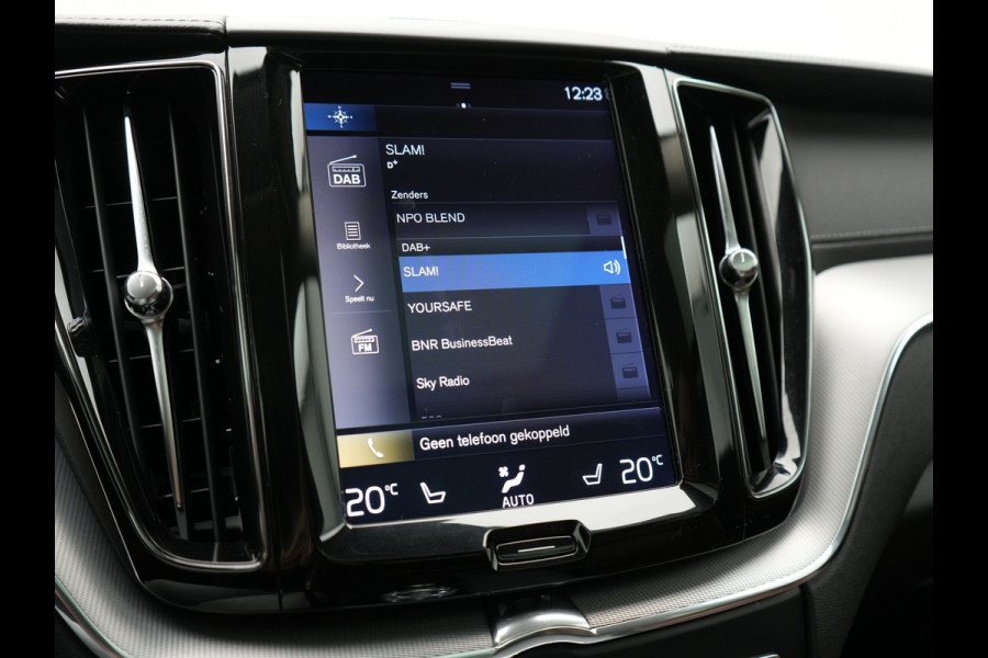 Volvo XC60 T8 Twin Engine AWD Inscription Plug In Hybrid 391pk Dealer O.H. PHEV | Trekhaak Af Fabriek | Panodak | Adaptive Cruise | Camera | Harman & Kardon | Lederen Sportstoelen Memory & Verwarmd | 19"L.M | Apple Carplay | Blis | Navigatie | DAB |