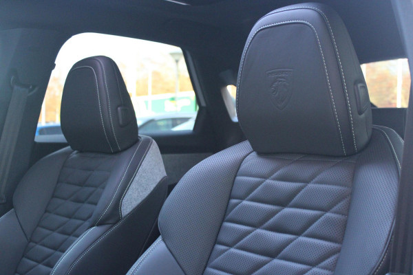 Peugeot E-3008 GT 325PK LAUNCH EDITION DUAL MOTOR 73KWH | PANORAMISCH SCHUIF / KANTELDAK | PREMIUM HIFI FOCAL | LEDEREN BEKLEDING NAPPA | ELEKTRISCH VERSTELBARE VOOR STOELEN, MET GEHEUGENFUNCTIE OP BESTUURDERSSTOEL | STOEL VERWARMING | STOEL MASAGE | STOEL VENTILATIE | ACHTERBANK VERWARMING | STUUR VERWARMING | WARMTE POMP | ALARM SYSTEEM | DRAADLOOS APPLE CARPLAY / ANDROID AUTO | DRAADLOZE TELEFOONLADER | VISIOPARK 360° HD CAMERA'S | DRIVE ASSIST 2.0 SEMI-AUTONOOMRIJDEN |