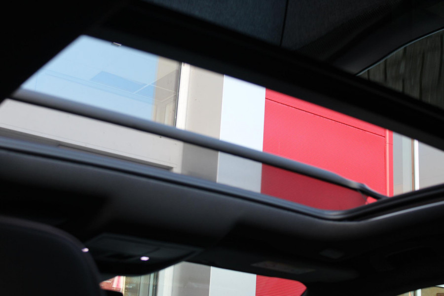 Peugeot E-3008 GT 325PK LAUNCH EDITION DUAL MOTOR 73KWH | PANORAMISCH SCHUIF / KANTELDAK | PREMIUM HIFI FOCAL | LEDEREN BEKLEDING NAPPA | ELEKTRISCH VERSTELBARE VOOR STOELEN, MET GEHEUGENFUNCTIE OP BESTUURDERSSTOEL | STOEL VERWARMING | STOEL MASAGE | STOEL VENTILATIE | ACHTERBANK VERWARMING | STUUR VERWARMING | WARMTE POMP | ALARM SYSTEEM | DRAADLOOS APPLE CARPLAY / ANDROID AUTO | DRAADLOZE TELEFOONLADER | VISIOPARK 360° HD CAMERA'S | DRIVE ASSIST 2.0 SEMI-AUTONOOMRIJDEN |