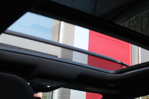 Peugeot E-3008 GT 325PK LAUNCH EDITION DUAL MOTOR 73KWH | PANORAMISCH SCHUIF / KANTELDAK | PREMIUM HIFI FOCAL | LEDEREN BEKLEDING NAPPA | ELEKTRISCH VERSTELBARE VOOR STOELEN, MET GEHEUGENFUNCTIE OP BESTUURDERSSTOEL | STOEL VERWARMING | STOEL MASAGE | STOEL VENTILATIE | ACHTERBANK VERWARMING | STUUR VERWARMING | WARMTE POMP | ALARM SYSTEEM | DRAADLOOS APPLE CARPLAY / ANDROID AUTO | DRAADLOZE TELEFOONLADER | VISIOPARK 360° HD CAMERA'S | DRIVE ASSIST 2.0 SEMI-AUTONOOMRIJDEN |