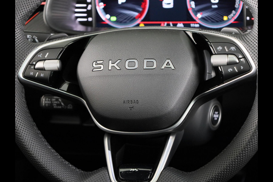 Škoda Kamiq Monte Carlo 1.0 TSI 115 pk 7 versn. DSG | 18 inch | Blind Spot | Navigatie | Adaptive Cruise | Panoramadak | Stoelverwarming |