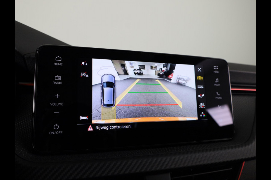 Škoda Kamiq Monte Carlo 1.0 TSI 115 pk 7 versn. DSG | 18 inch | Blind Spot | Navigatie | Adaptive Cruise | Panoramadak | Stoelverwarming |