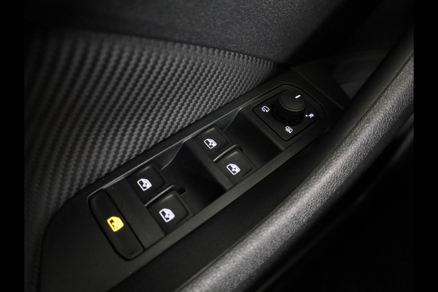 Škoda Kamiq Monte Carlo 1.0 TSI 115 pk 7 versn. DSG | 18 inch | Blind Spot | Navigatie | Adaptive Cruise | Panoramadak | Stoelverwarming |