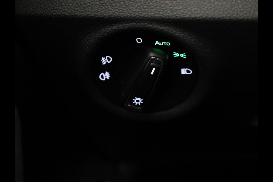 Škoda Kamiq Monte Carlo 1.0 TSI 115 pk 7 versn. DSG | 18 inch | Blind Spot | Navigatie | Adaptive Cruise | Panoramadak | Stoelverwarming |