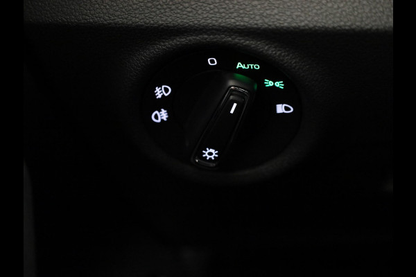 Škoda Kamiq Monte Carlo 1.0 TSI 115 pk 7 versn. DSG | 18 inch | Blind Spot | Navigatie | Adaptive Cruise | Panoramadak | Stoelverwarming |