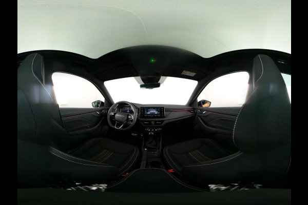 Škoda Kamiq Monte Carlo 1.0 TSI 115 pk 7 versn. DSG | 18 inch | Blind Spot | Navigatie | Adaptive Cruise | Panoramadak | Stoelverwarming |