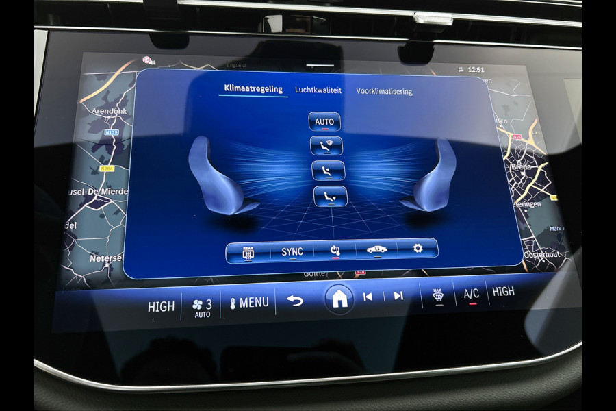 Mercedes-Benz E-Klasse Estate 300 e AMG Plug-In Hybride AMG Line | Panorama Schuif-Kanteldak | Trekhaak | Memory Voor Stoelen | Burmester® | Alarm | Lederen Bekleding. Inclusief 24 maanden MB Certified garantie voor Europa.