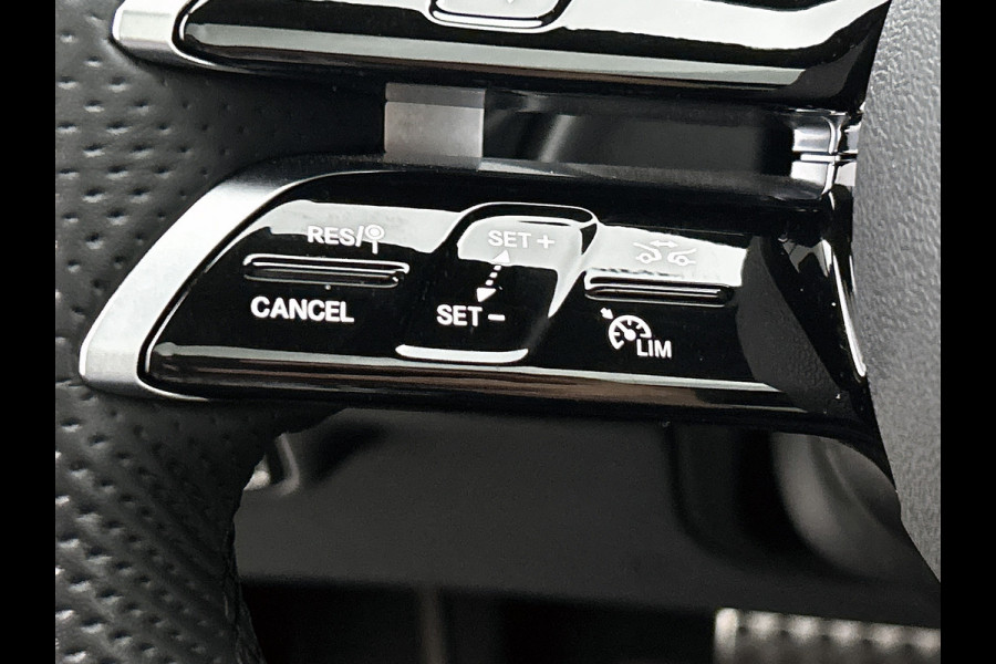 Mercedes-Benz E-Klasse Estate 300 e AMG Plug-In Hybride AMG Line | Panorama Schuif-Kanteldak | Trekhaak | Memory Voor Stoelen | Burmester® | Alarm | Lederen Bekleding. Inclusief 24 maanden MB Certified garantie voor Europa.