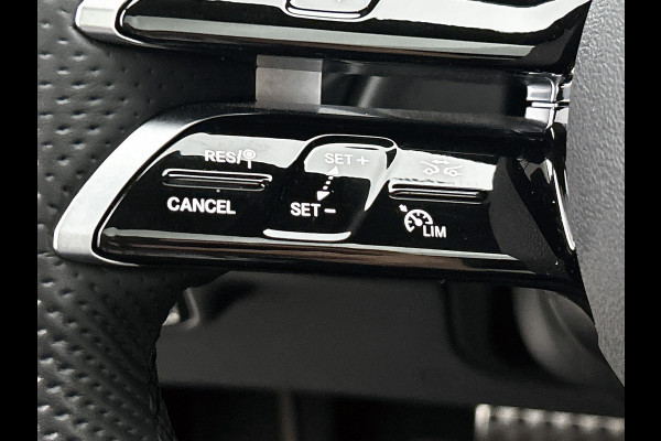 Mercedes-Benz E-Klasse Estate 300 e AMG Plug-In Hybride AMG Line | Panorama Schuif-Kanteldak | Trekhaak | Memory Voor Stoelen | Burmester® | Alarm | Lederen Bekleding. Inclusief 24 maanden MB Certified garantie voor Europa.