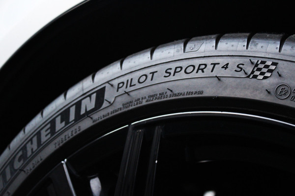 Volkswagen Transporter 2.0 TDI L2H1 28 Bulli 150pk - 20 Inch - Camera - Trekhaak - Leder - ACC - LED - Rijklaar