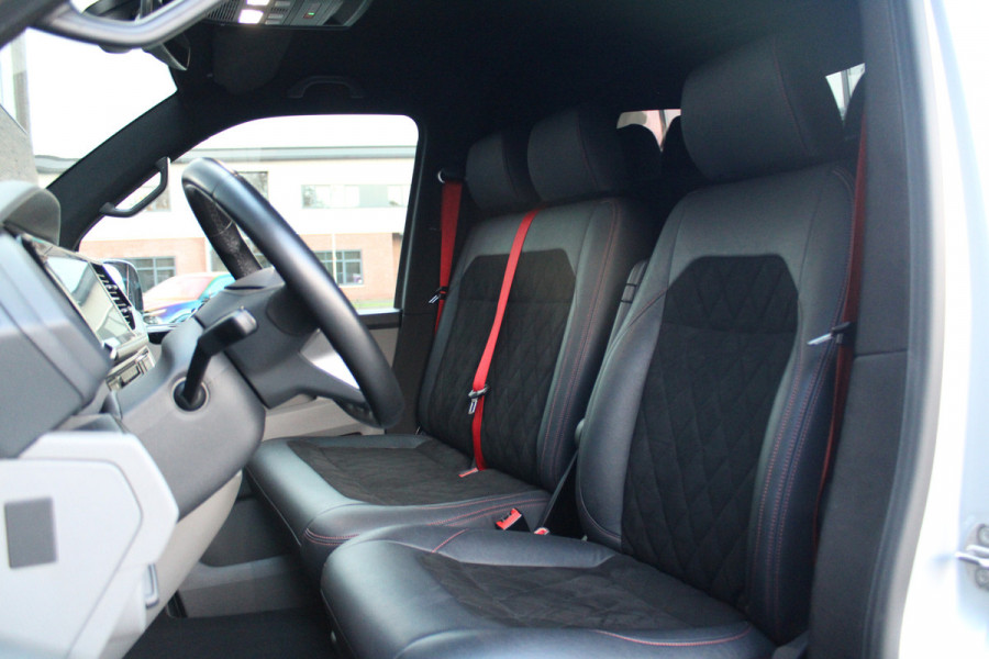 Volkswagen Transporter 2.0 TDI L2H1 28 Bulli 150pk - 20 Inch - Camera - Trekhaak - Leder - ACC - LED - Rijklaar