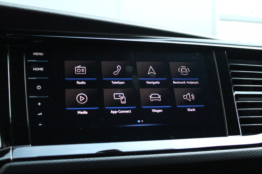 Volkswagen Transporter 2.0 TDI L2H1 28 Bulli 150pk - 20 Inch - Camera - Trekhaak - Leder - ACC - LED - Rijklaar