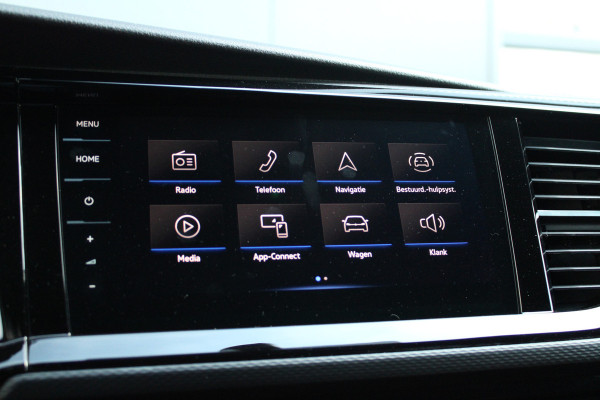 Volkswagen Transporter 2.0 TDI L2H1 28 Bulli 150pk - 20 Inch - Camera - Trekhaak - Leder - ACC - LED - Rijklaar