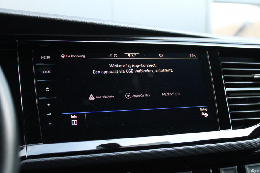 Volkswagen Transporter 2.0 TDI L2H1 28 Bulli 150pk - 20 Inch - Camera - Trekhaak - Leder - ACC - LED - Rijklaar