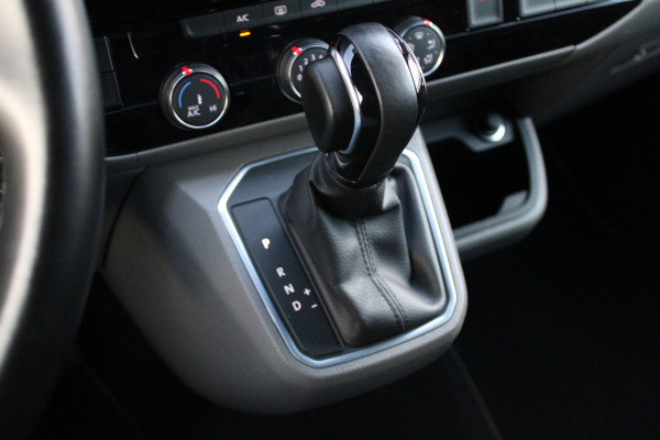 Volkswagen Transporter 2.0 TDI L2H1 28 Bulli 150pk - 20 Inch - Camera - Trekhaak - Leder - ACC - LED - Rijklaar