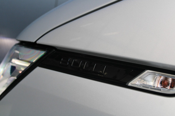 Volkswagen Transporter 2.0 TDI L2H1 28 Bulli 150pk - 20 Inch - Camera - Trekhaak - Leder - ACC - LED - Rijklaar